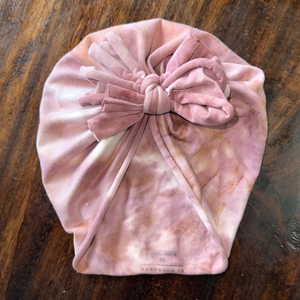 Tye dyed mauve bunny knot